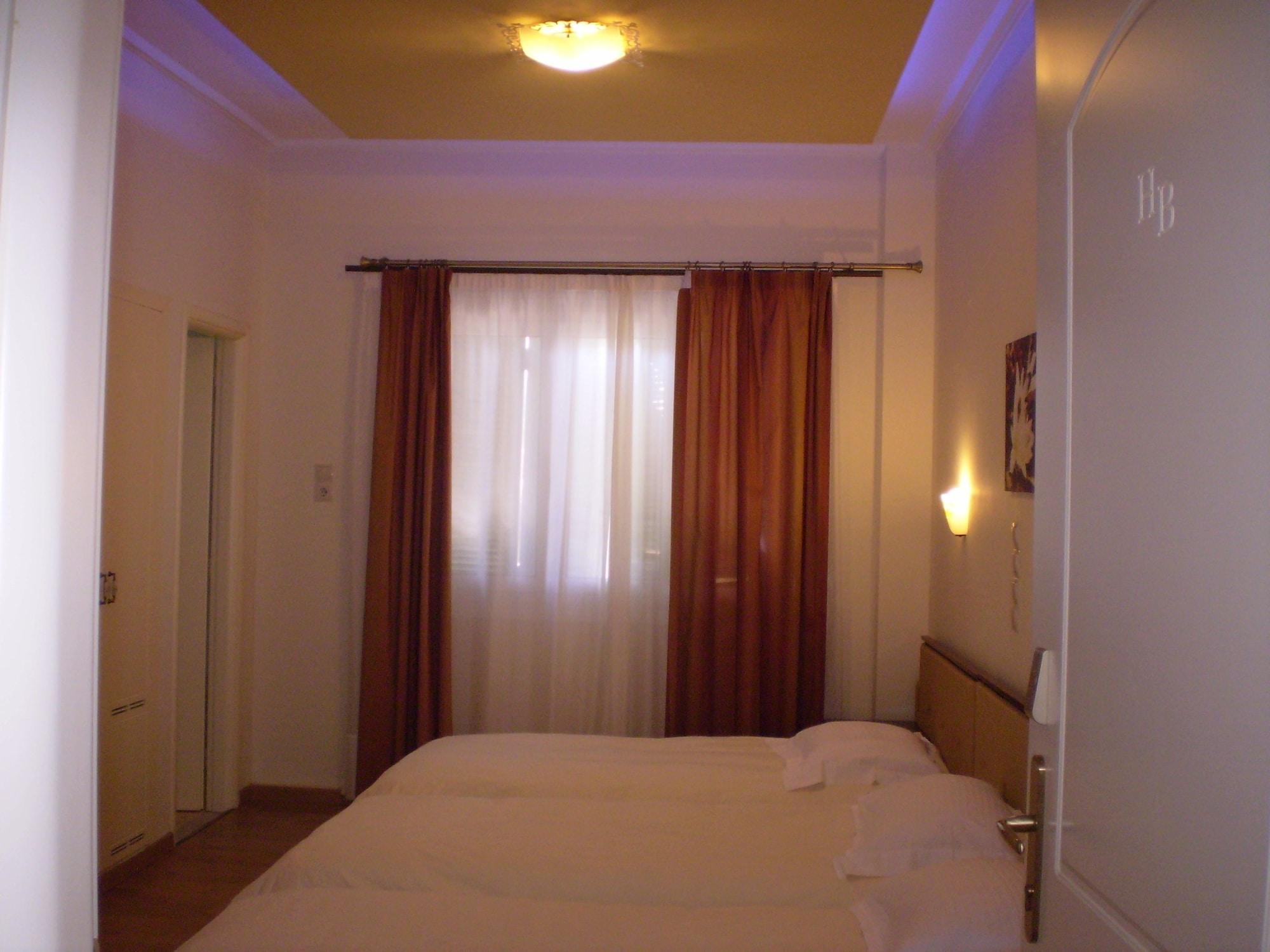 Byzantion Hotel Mystras Exteriör bild