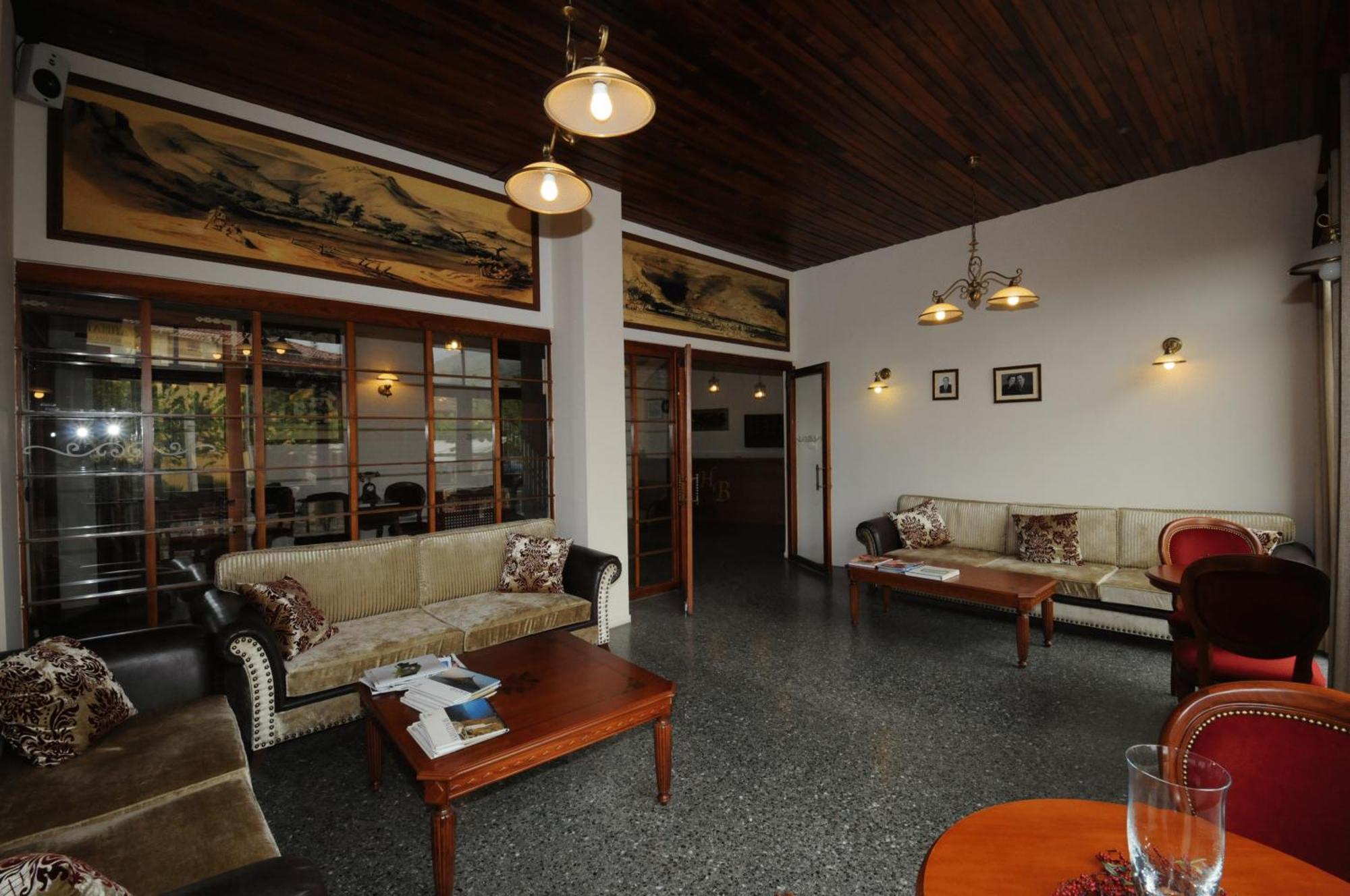 Byzantion Hotel Mystras Exteriör bild
