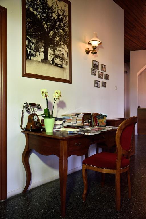 Byzantion Hotel Mystras Exteriör bild