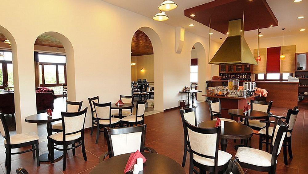 Byzantion Hotel Mystras Exteriör bild