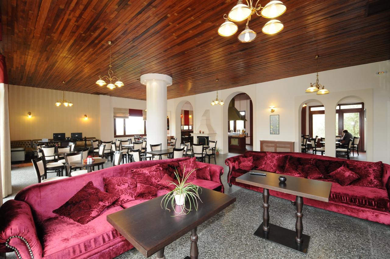 Byzantion Hotel Mystras Exteriör bild