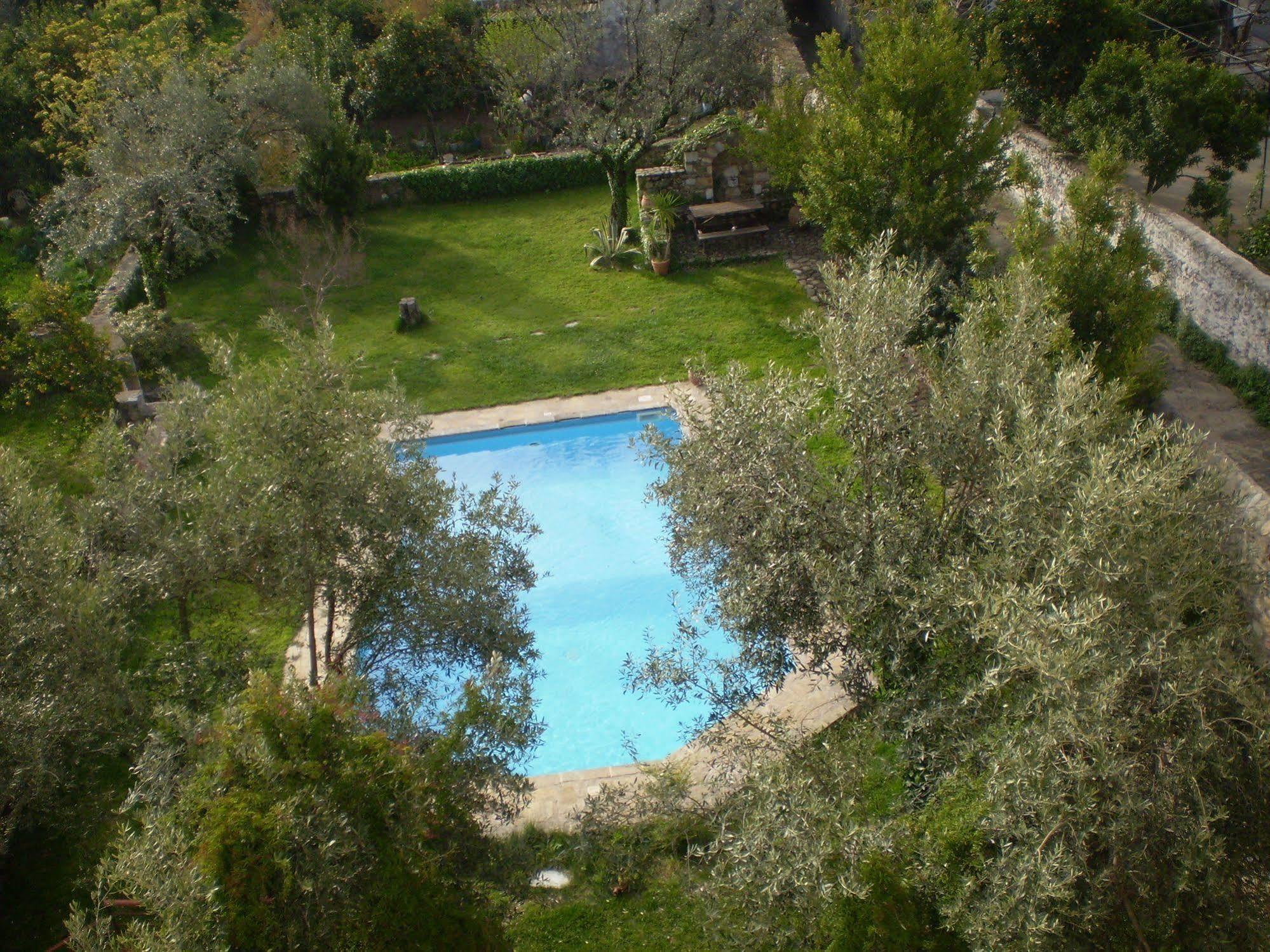 Byzantion Hotel Mystras Exteriör bild
